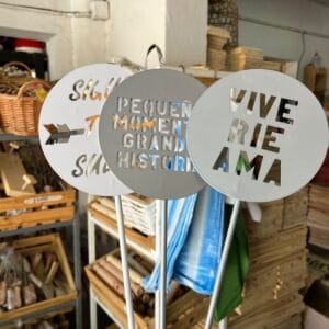 TUTOR DE HIERRO (MODELOS SURTIDOS)