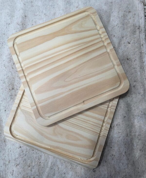 PLATO DE PINO 25X25