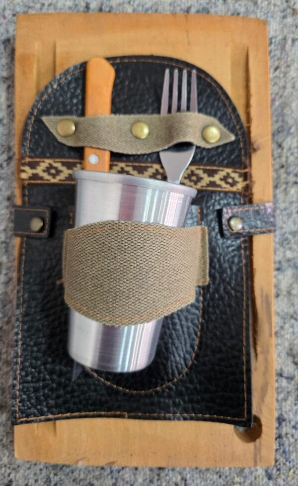SET ASADO ALGARROBO (TABLA ALGARROBO+VASO+CUERITO+CUCHILLO Y TENEDOR)