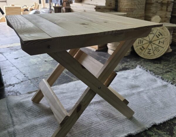 MESA PLEGABLE  (50X50X50)