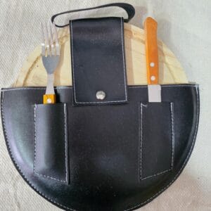 SET ASADO PINO (PLATO RENDONDO25CM+CUCHILLO Y TENEDOR+CUERITO)